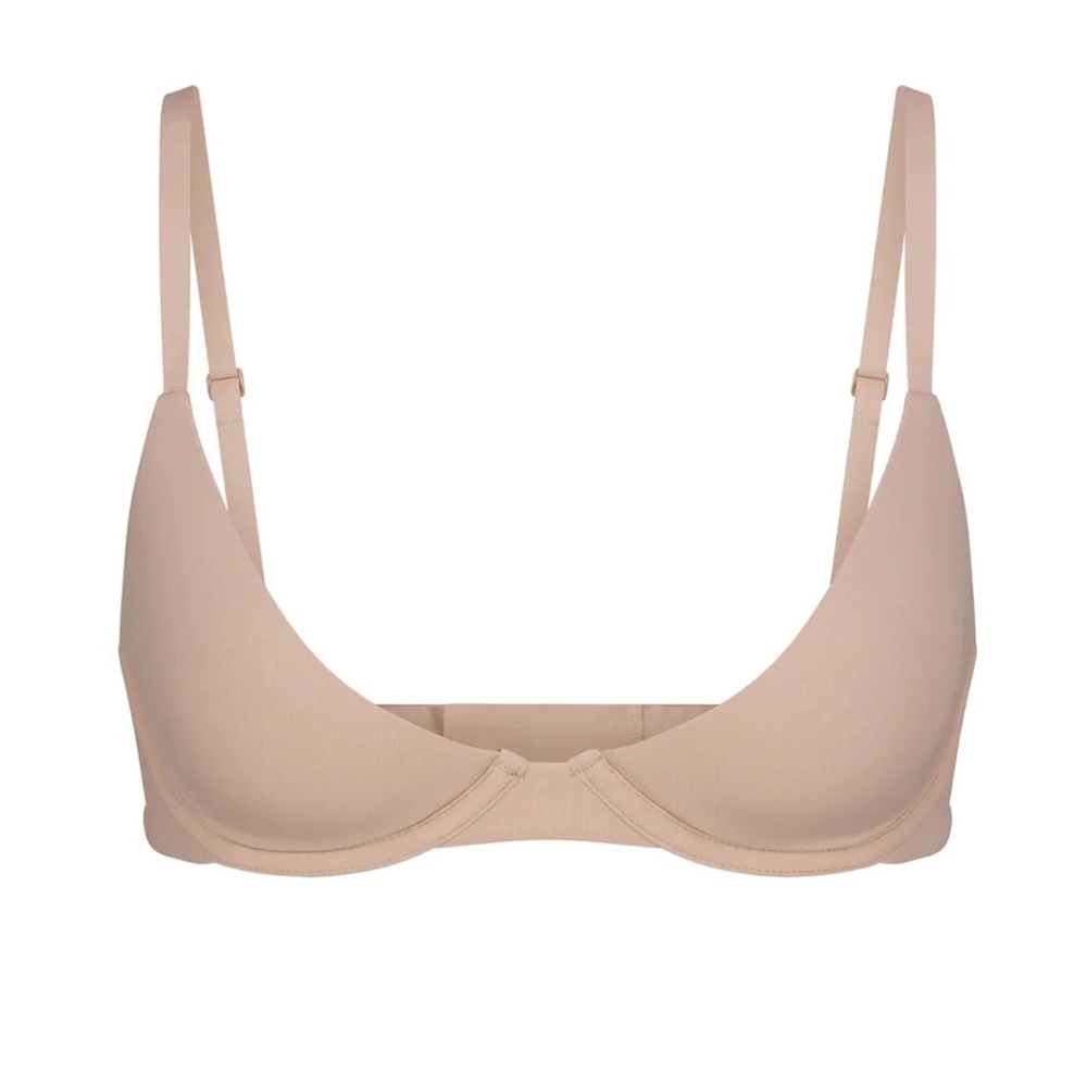 SKIMS fits everybody plunge bra